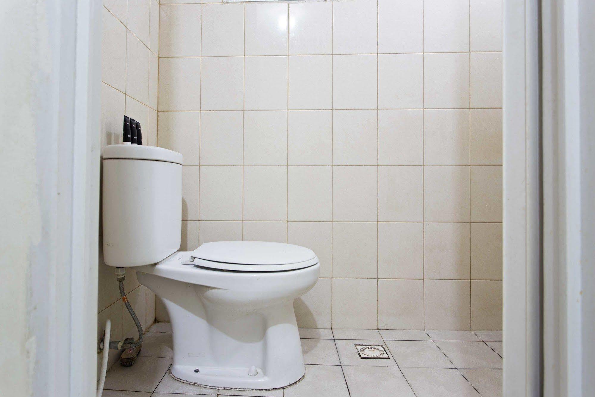 Reddoorz Apartment @ Pulo Gadung Джакарта Экстерьер фото